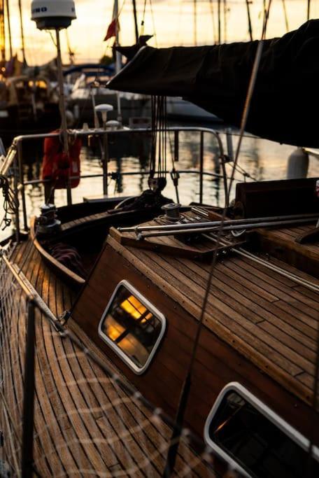 The Captains Locker - 30Ft Yacht San Miguel de Abona Exterior foto