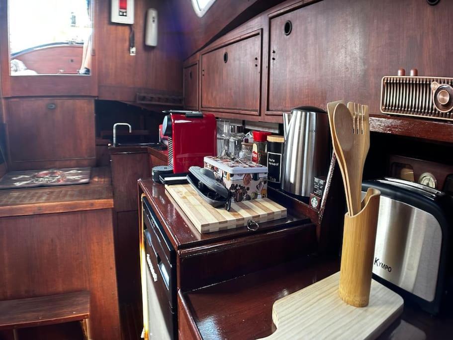 The Captains Locker - 30Ft Yacht San Miguel de Abona Exterior foto